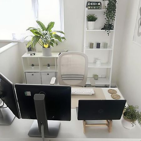 Private Guest House - Double Bedroom, En-Suite And Workspace With Private Entrance, First Floor With No Lift And No Full Kitchen Leicester Exterior foto